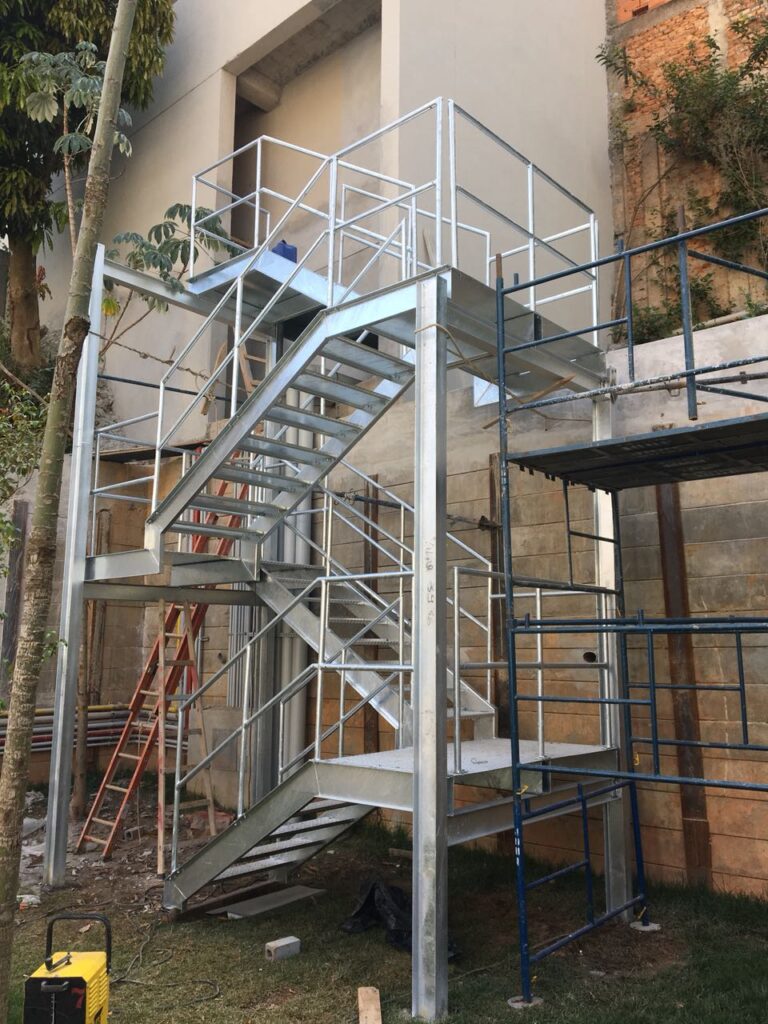 Escadas Metálicas - Edifício Aruá -Jodi Estruturas Metálicas